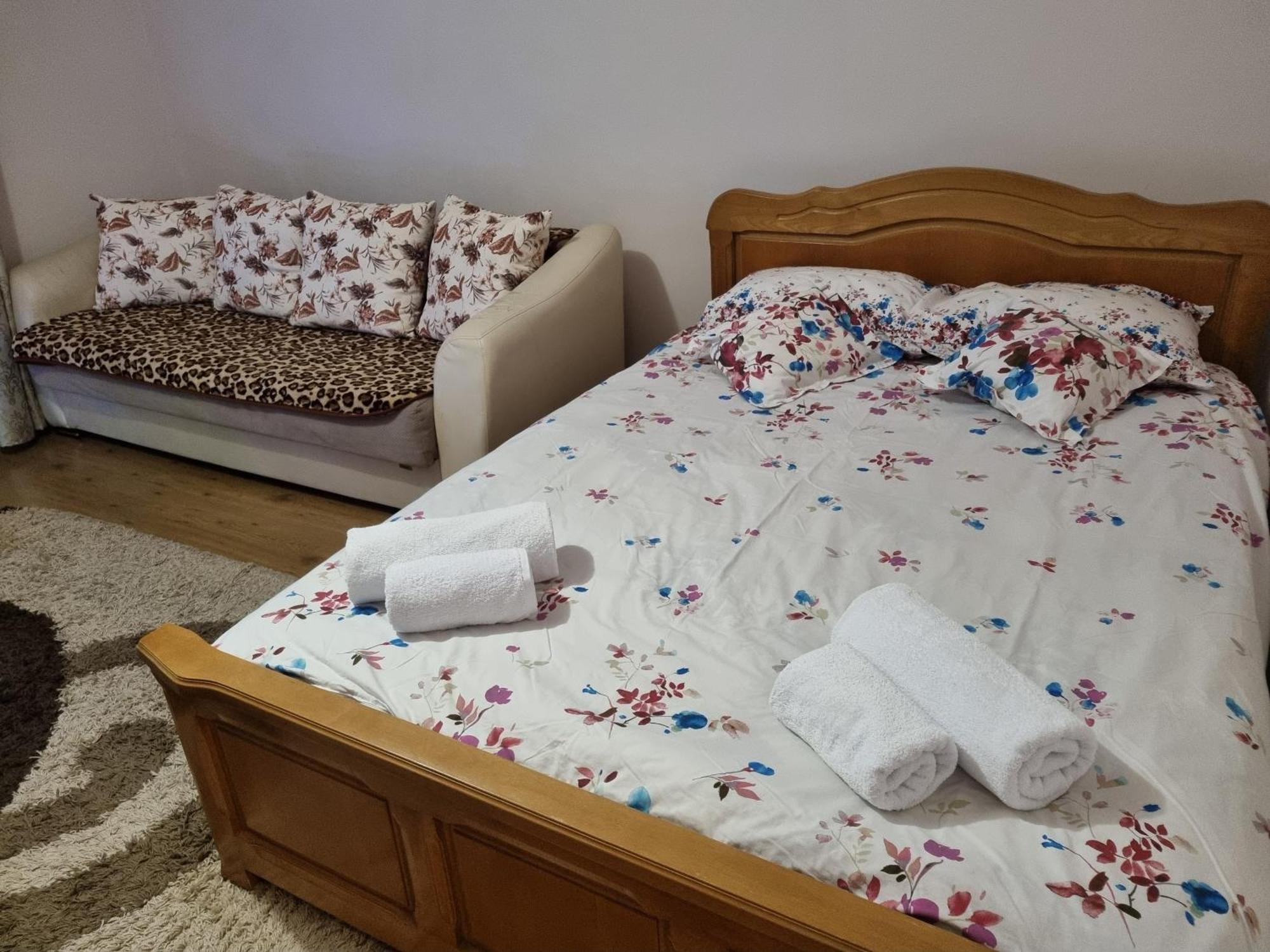 Апартаменти Garsoniera Emilia Кимпулунг-Молдовенеск Екстер'єр фото